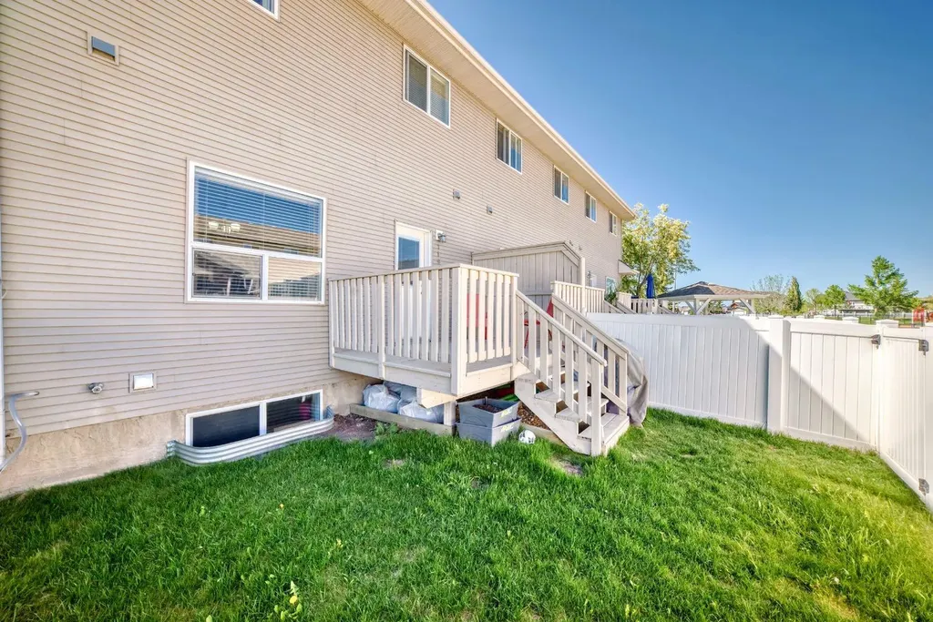 50 Lucky Place Sylvan Lake AB T4S 0E3
