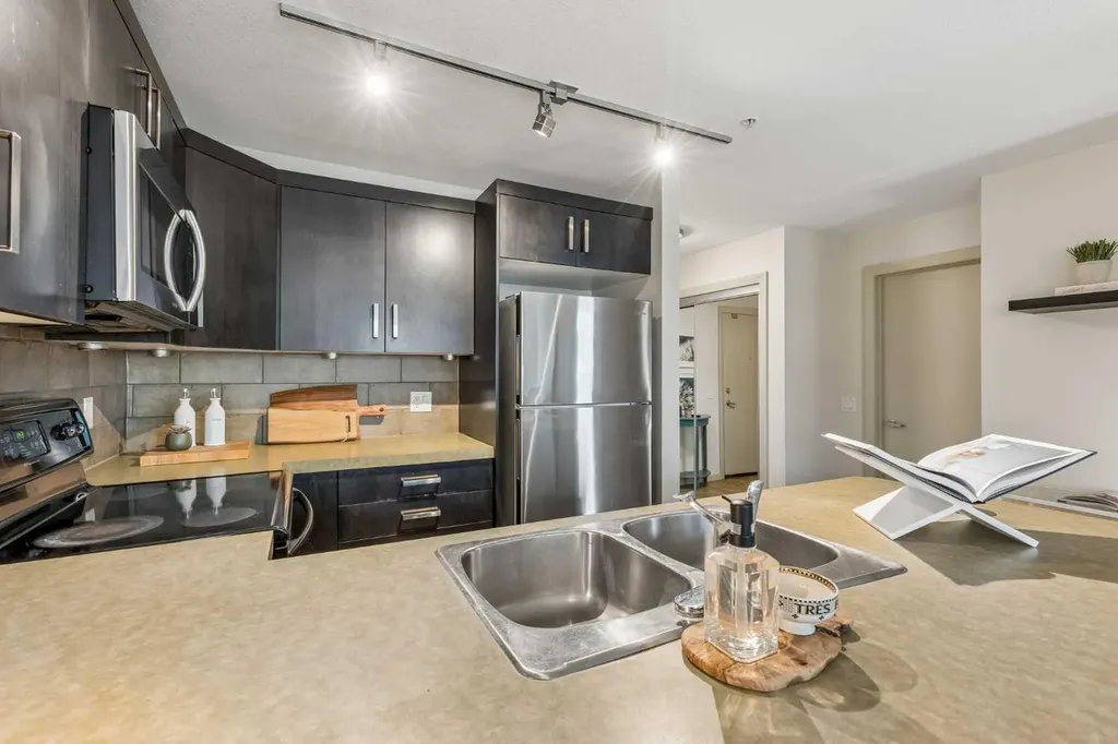 1410 1 Street SE Calgary AB T2G 5T7