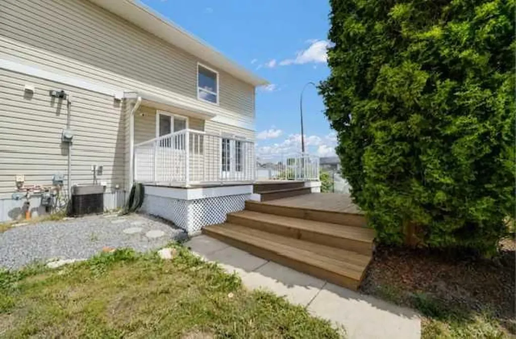 265 Sprague Way SE Medicine Hat AB T1B 2L9