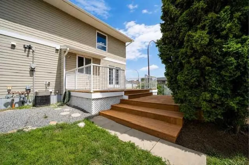 265 Sprague Way SE Medicine Hat AB T1B 2L9
