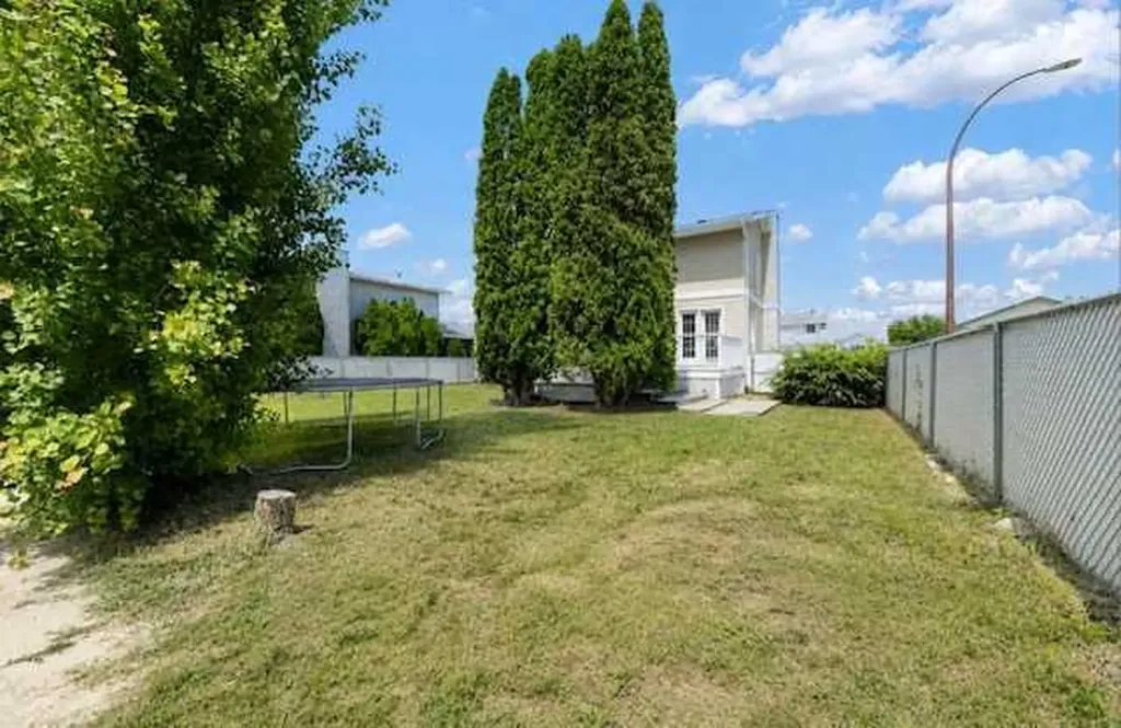 265 Sprague Way SE Medicine Hat AB T1B 2L9