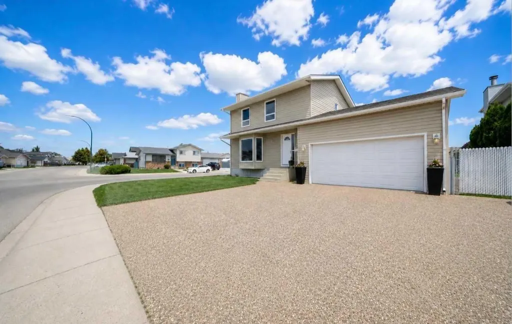 265 Sprague Way SE Medicine Hat AB T1B 2L9