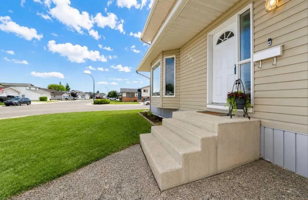 265 Sprague Way SE Medicine Hat AB T1B 2L9