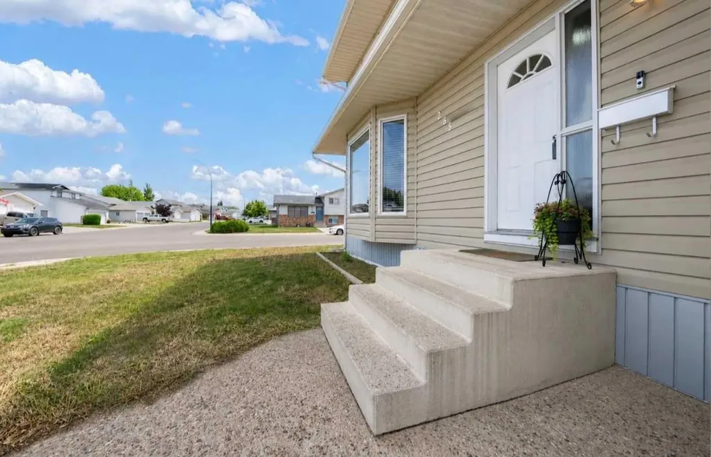 265 Sprague Way SE Medicine Hat AB T1B 2L9