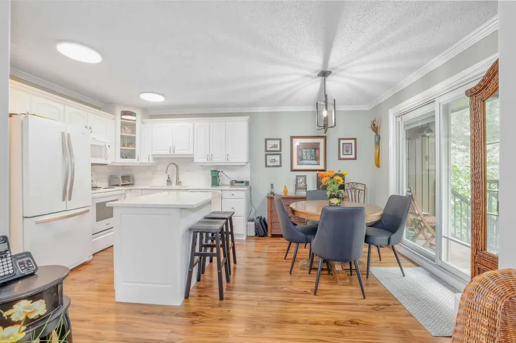 10001 Brookpark Boulevard SW Calgary AB T2W 3E3