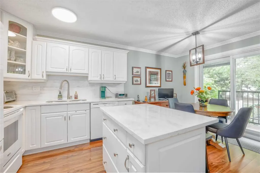 10001 Brookpark Boulevard SW Calgary AB T2W 3E3