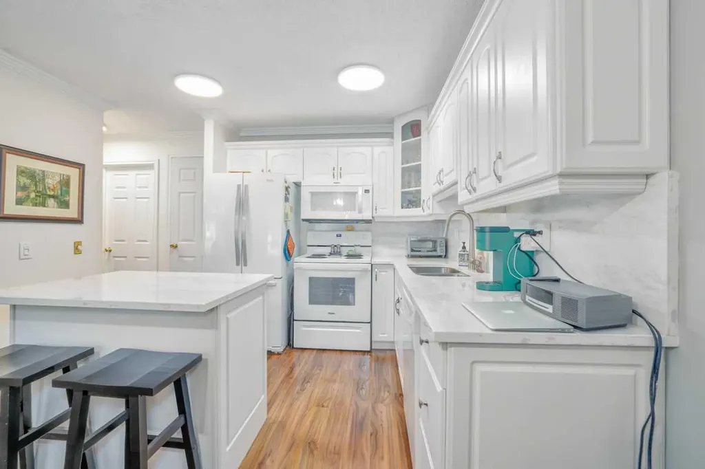 10001 Brookpark Boulevard SW Calgary AB T2W 3E3