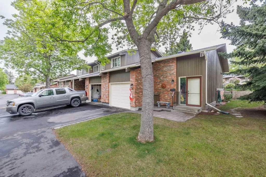 10001 Brookpark Boulevard SW Calgary AB T2W 3E3