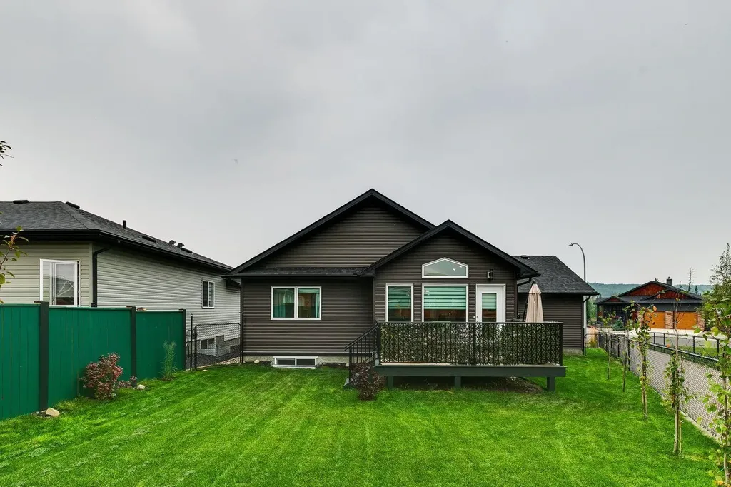 185 Riverwood Crescent Diamond Valley AB T0L 0H0