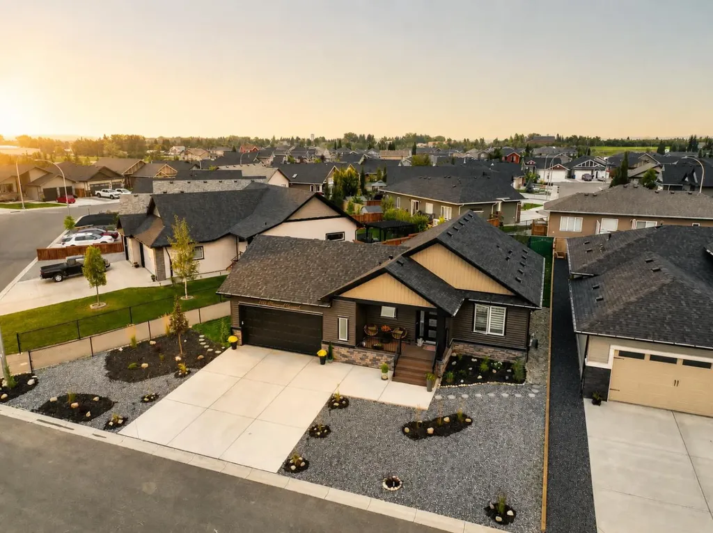 185 Riverwood Crescent Diamond Valley AB T0L 0H0