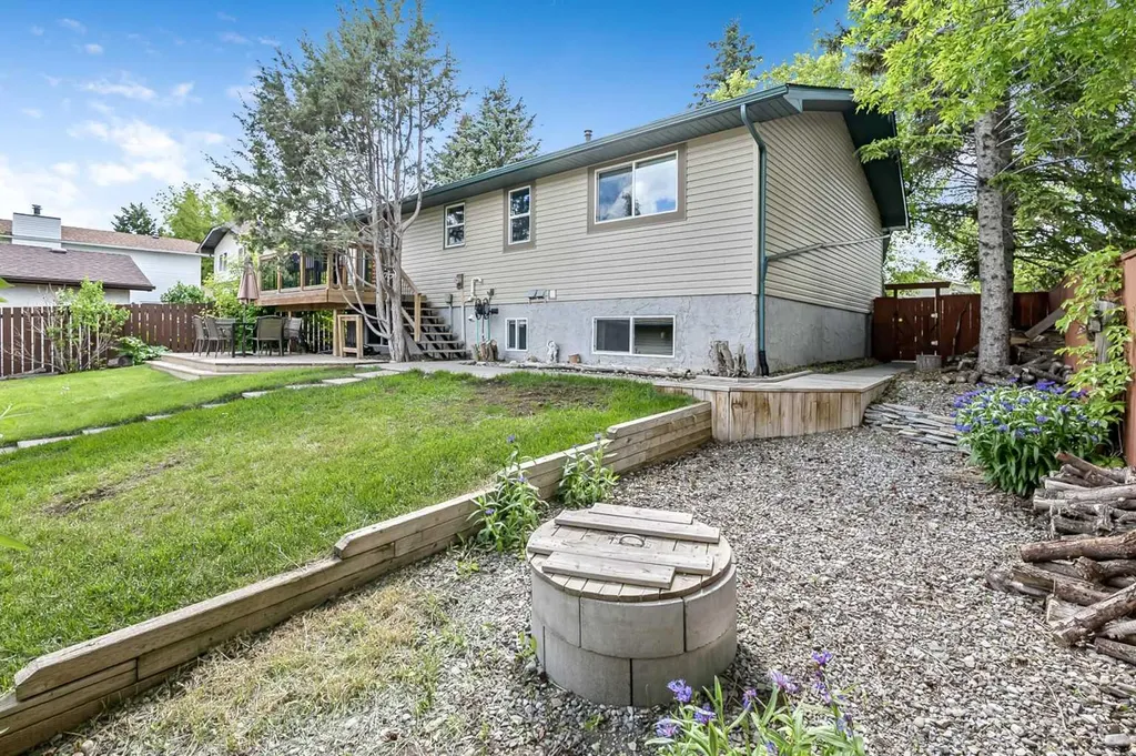 12 Robinson Drive Okotoks AB T1S 1C3