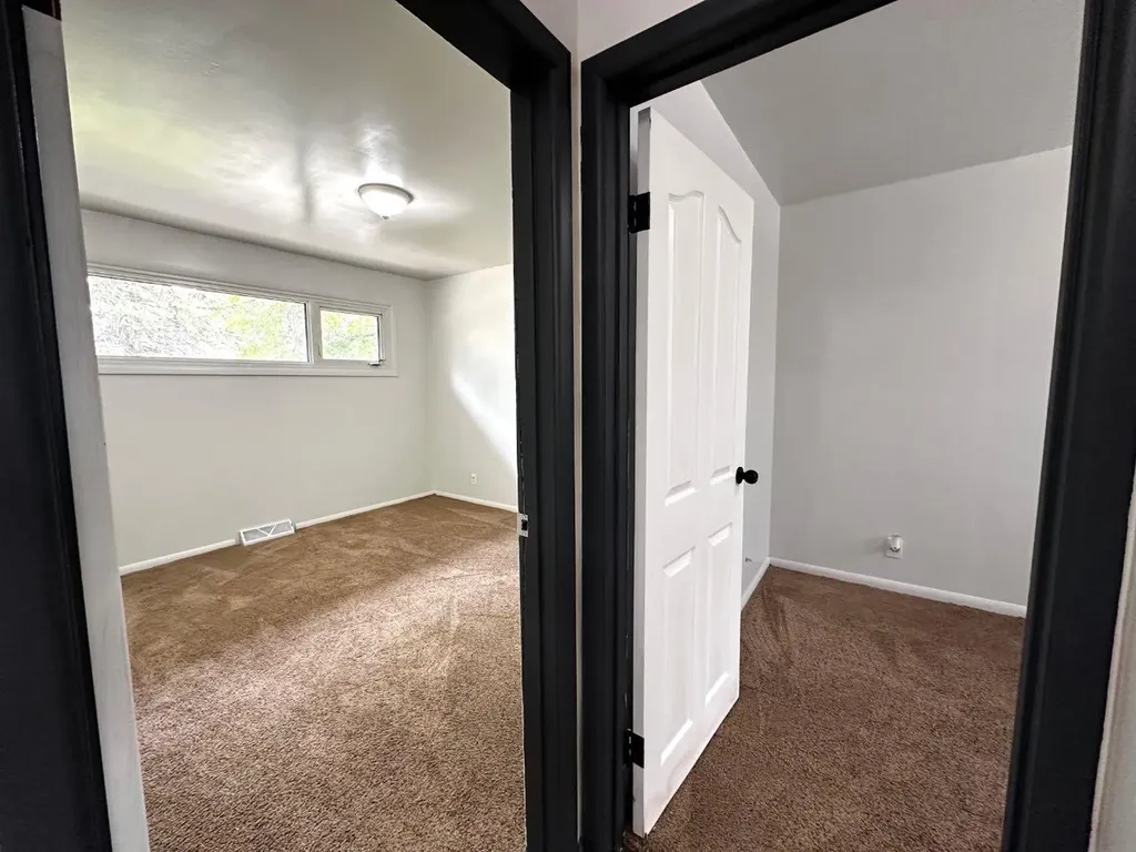 5217 53a Avenue Camrose AB T4V0Y7
