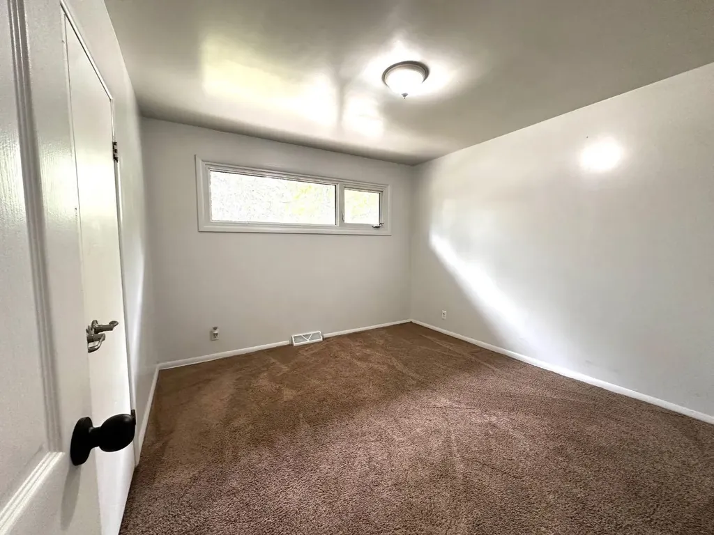 5217 53a Avenue Camrose AB T4V0Y7