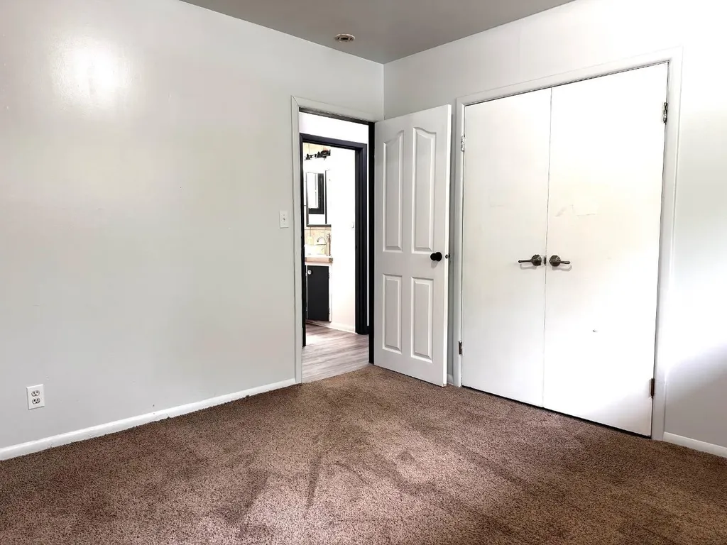 5217 53a Avenue Camrose AB T4V0Y7