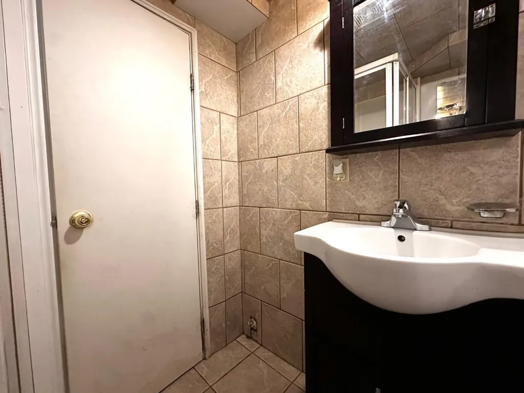 5217 53a Avenue Camrose AB T4V0Y7