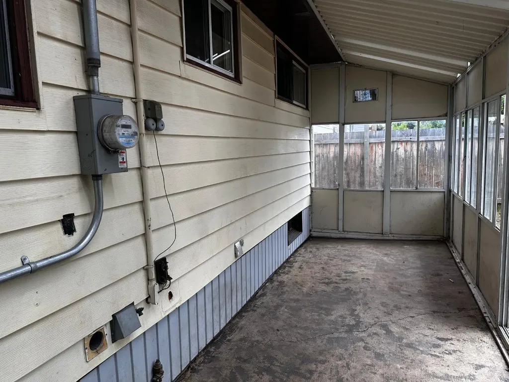 5217 53a Avenue Camrose AB T4V0Y7