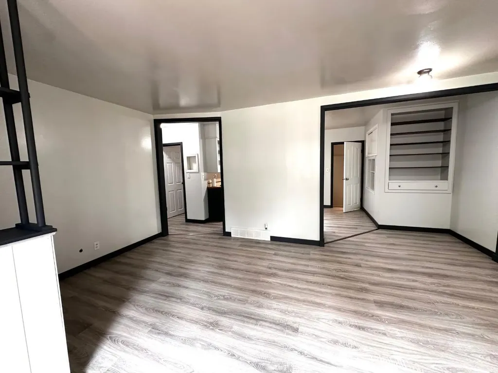5217 53a Avenue Camrose AB T4V0Y7