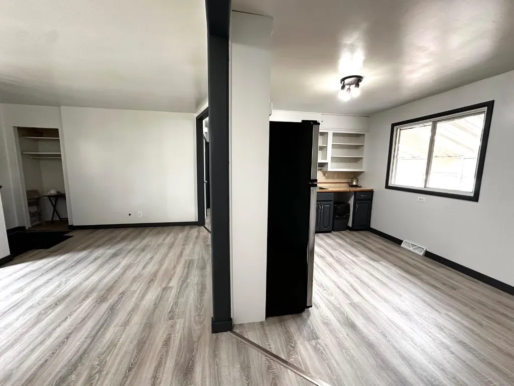 5217 53a Avenue Camrose AB T4V0Y7