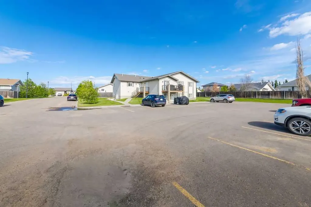 1901 52 Avenue Lloydminster AB T9V 3K7