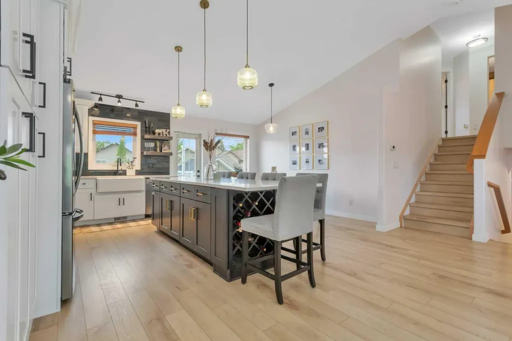 33 Walker Boulevard Red Deer AB T4L 7E4