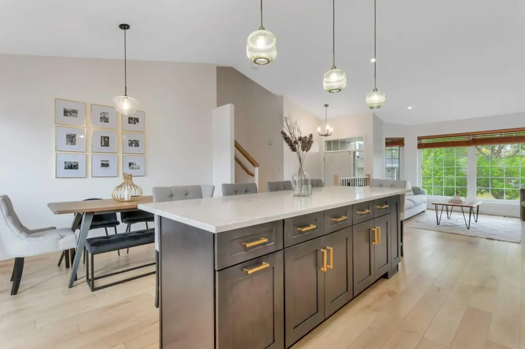 33 Walker Boulevard Red Deer AB T4L 7E4