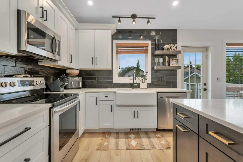 33 Walker Boulevard Red Deer AB T4L 7E4