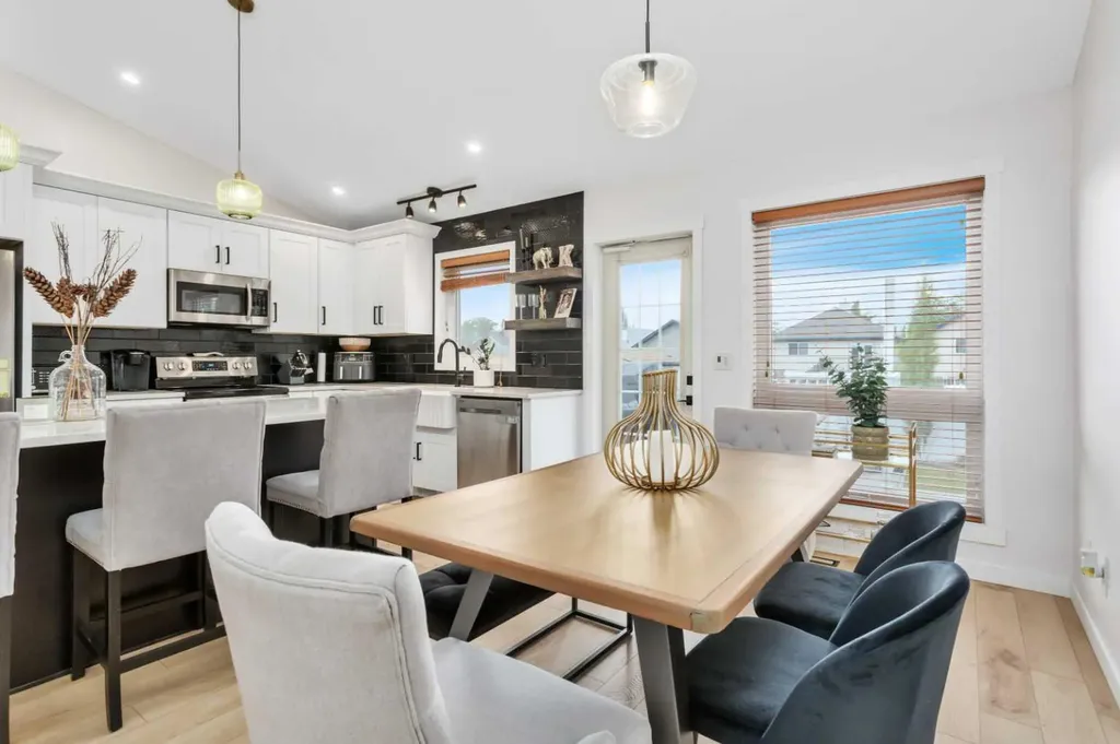 33 Walker Boulevard Red Deer AB T4L 7E4