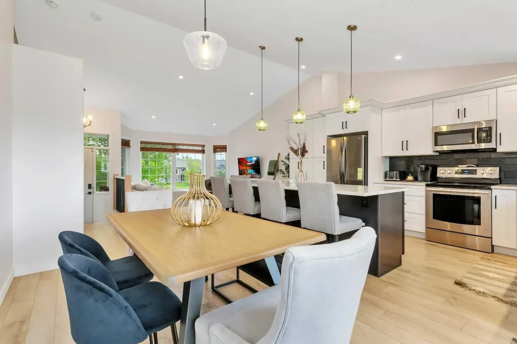 33 Walker Boulevard Red Deer AB T4L 7E4