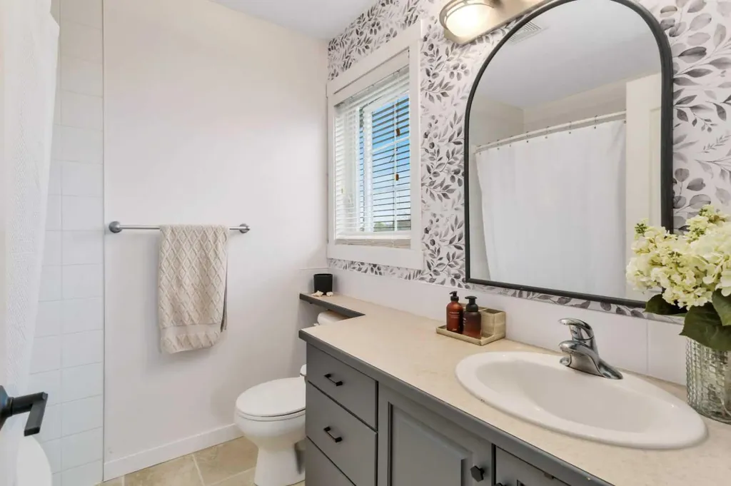 33 Walker Boulevard Red Deer AB T4L 7E4