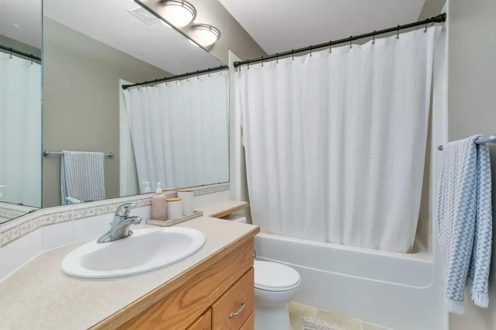 33 Walker Boulevard Red Deer AB T4L 7E4
