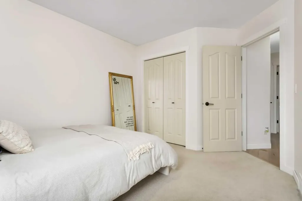 33 Walker Boulevard Red Deer AB T4L 7E4