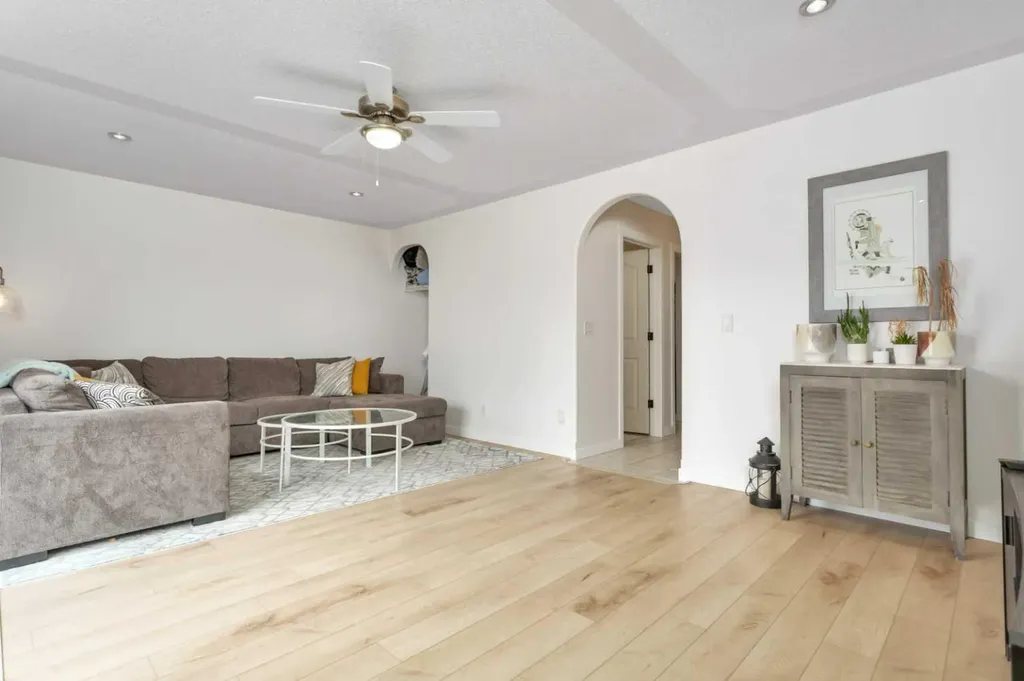 33 Walker Boulevard Red Deer AB T4L 7E4