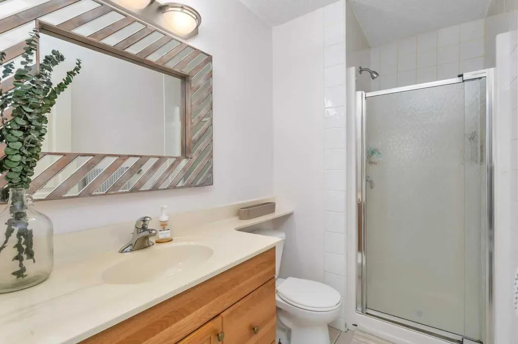33 Walker Boulevard Red Deer AB T4L 7E4