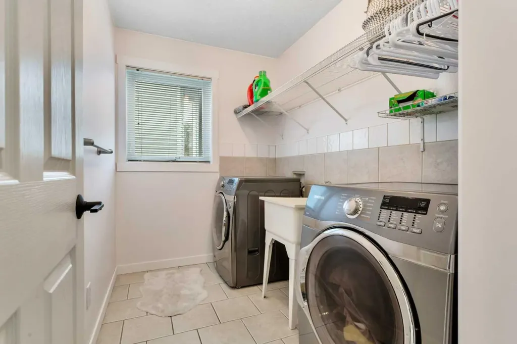 33 Walker Boulevard Red Deer AB T4L 7E4