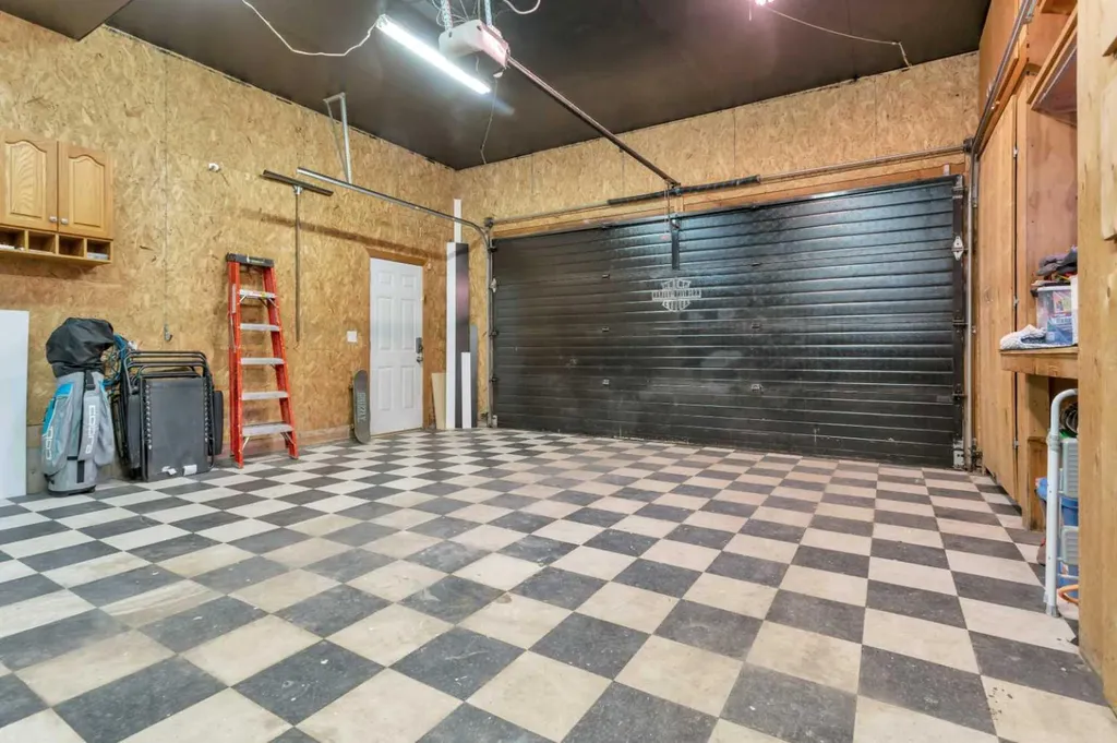 33 Walker Boulevard Red Deer AB T4L 7E4