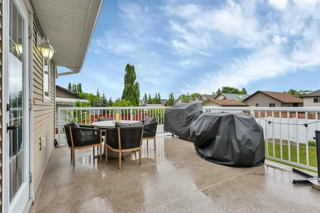 33 Walker Boulevard Red Deer AB T4L 7E4