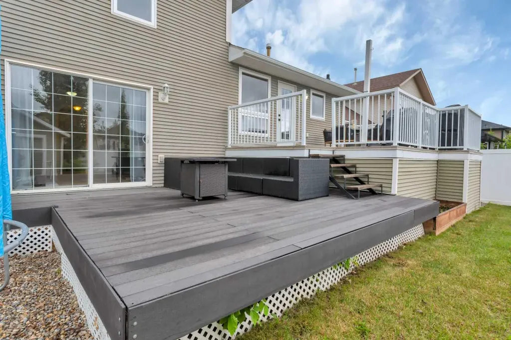33 Walker Boulevard Red Deer AB T4L 7E4
