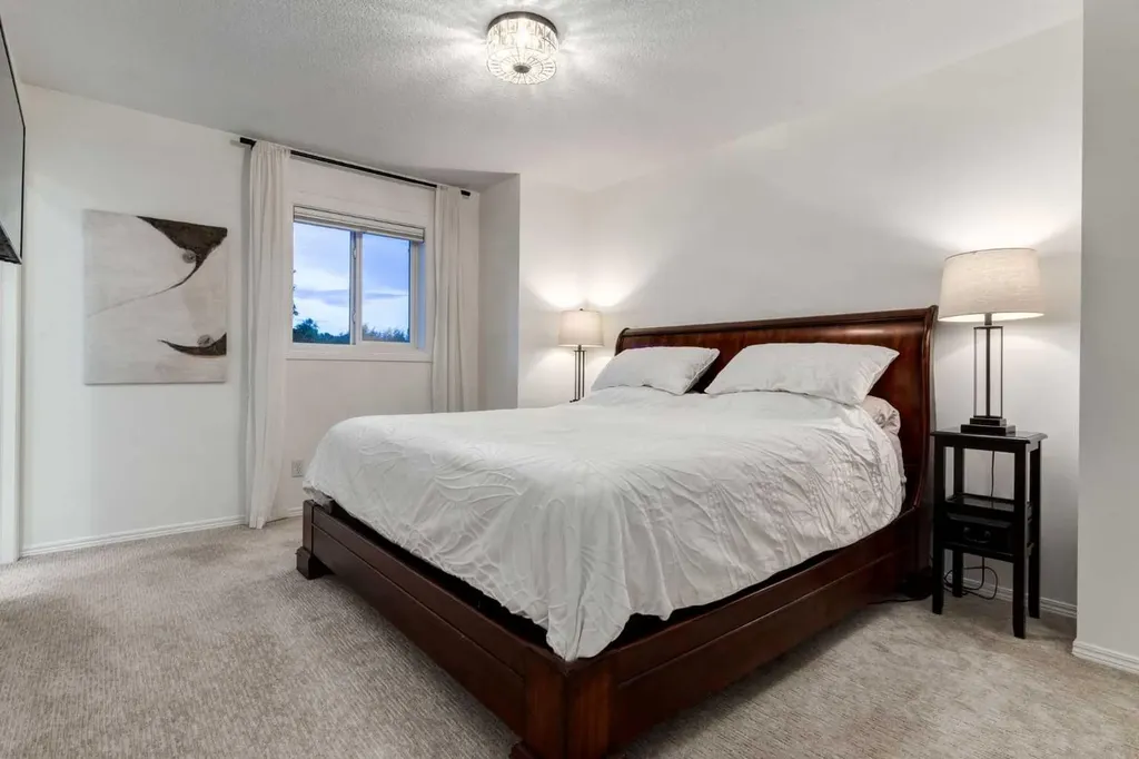 142 Inglewood Point SE Calgary AB T2G 5K6