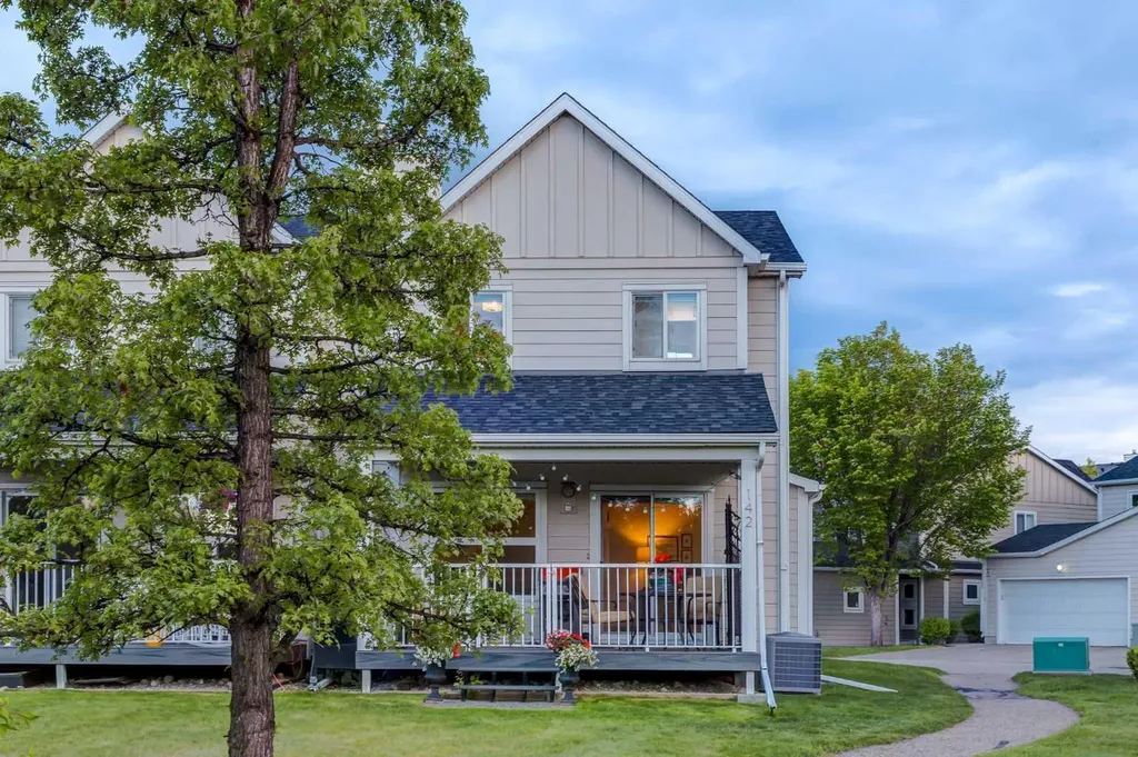142 Inglewood Point SE Calgary AB T2G 5K6