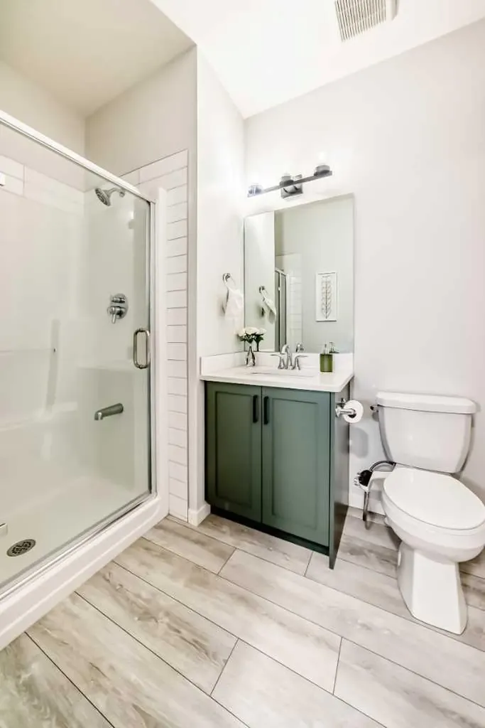 305 Edith Road NW Calgary AB T3R 1Y8