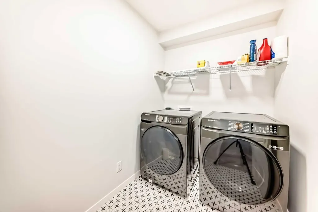 305 Edith Road NW Calgary AB T3R 1Y8