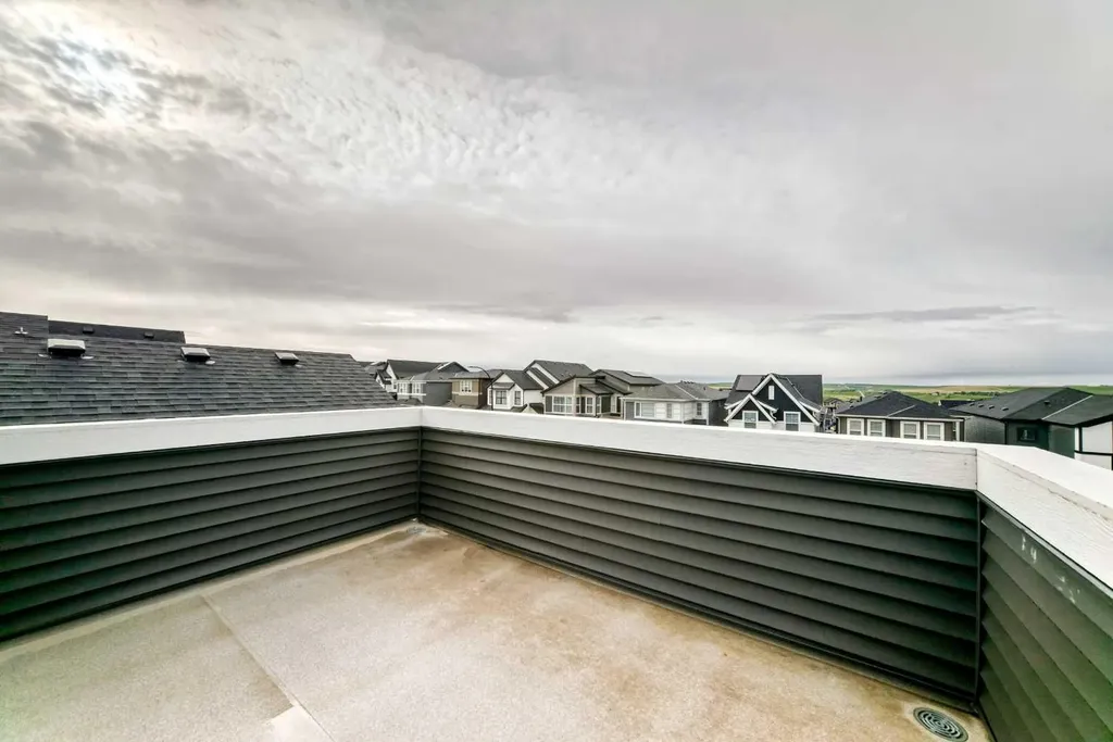 305 Edith Road NW Calgary AB T3R 1Y8