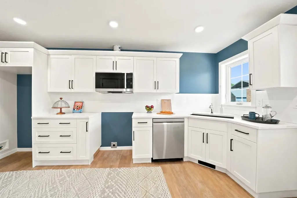 5131 52 Street Lacombe AB T4L 1H9