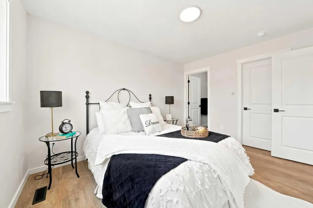 5131 52 Street Lacombe AB T4L 1H9