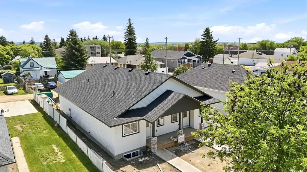 5131 52 Street Lacombe AB T4L 1H9