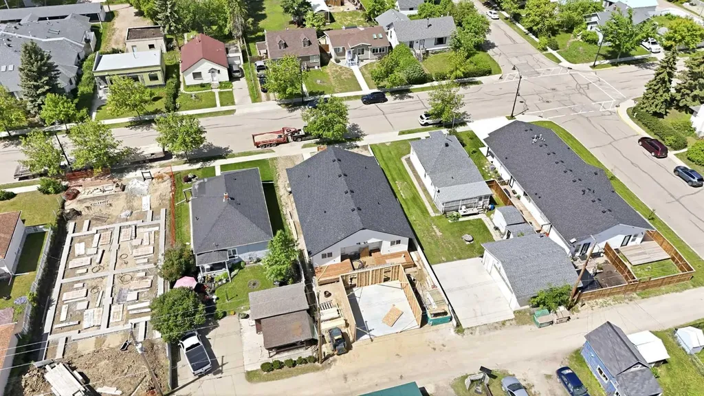 5131 52 Street Lacombe AB T4L 1H9