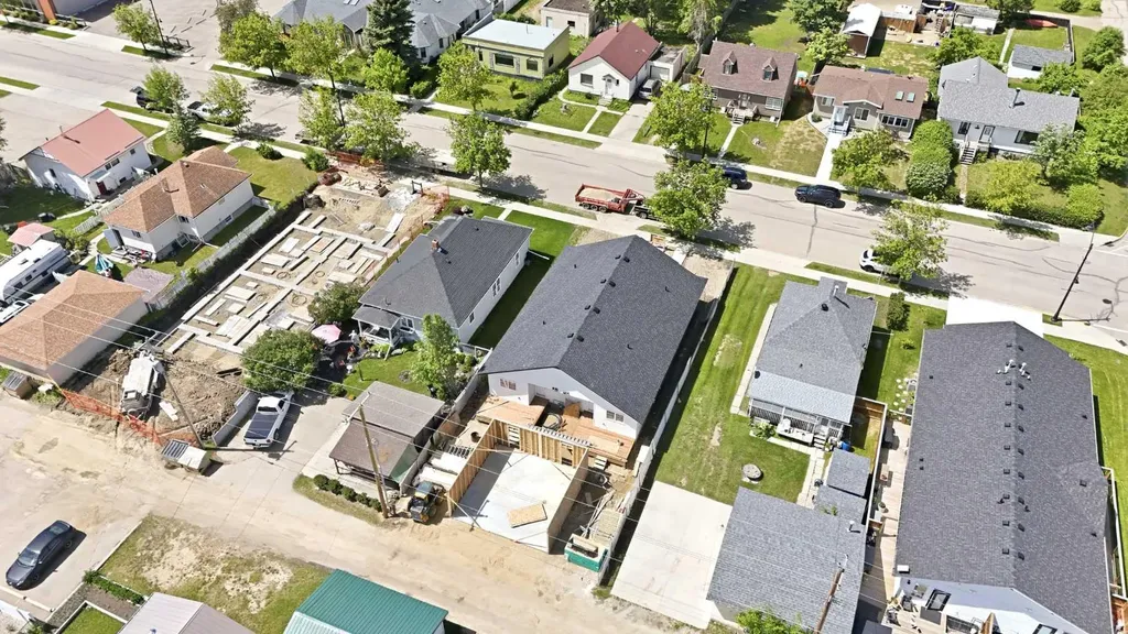 5131 52 Street Lacombe AB T4L 1H9