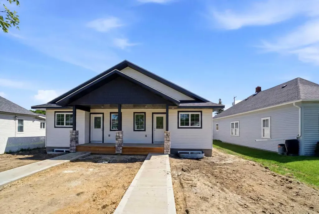 5131 52 Street Lacombe AB T4L 1H9
