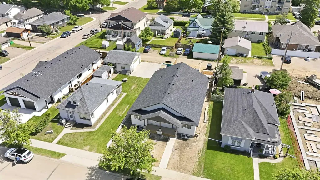 5131 52 Street Lacombe AB T4L 1H9
