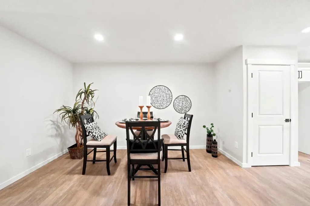 5131 52 Street Lacombe AB T4L 1H9